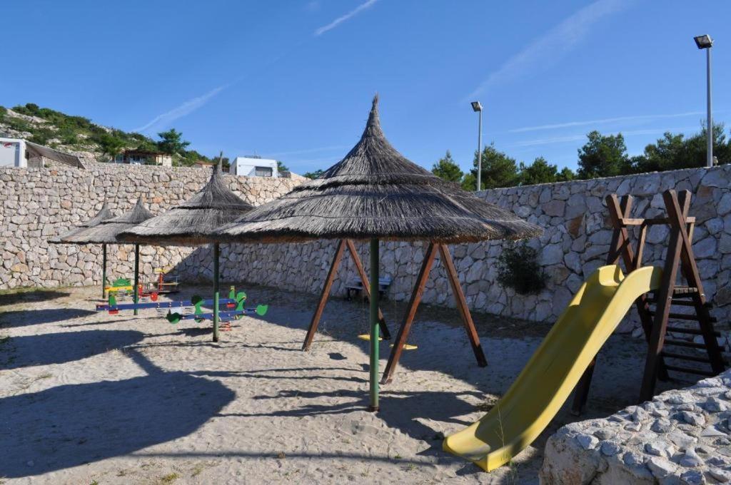 Fjaka Luxury Mobile Home - Oaza Mira Camping Croatia Drage Exterior foto